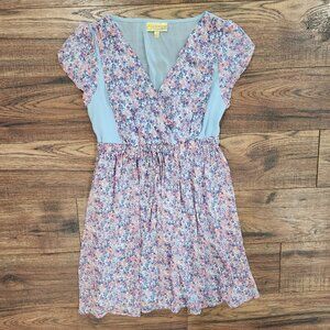 NWT Princess Vera Wang Junior's Floral V-Neck Short Sleeve Mini Dress Small S